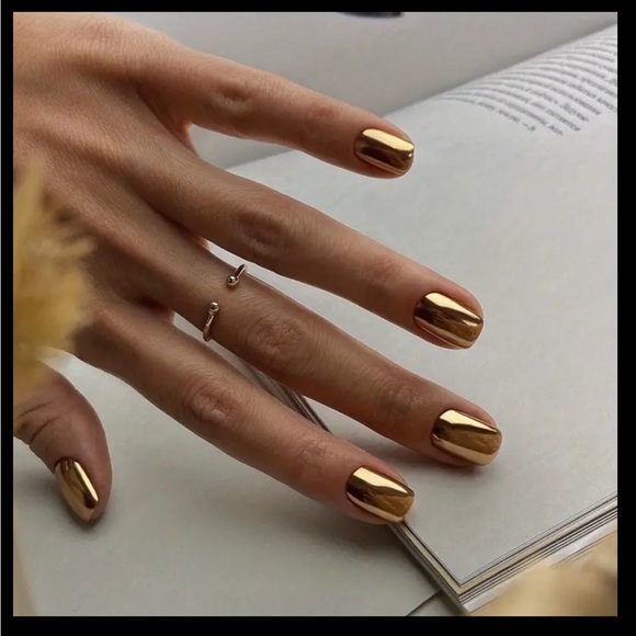 NWOT~ Full Cover Press On Nails, Set of 24 Count. Nail Glue Included - Picture 7 of 7